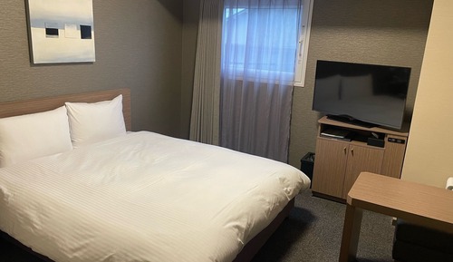 Double Room, Smoking