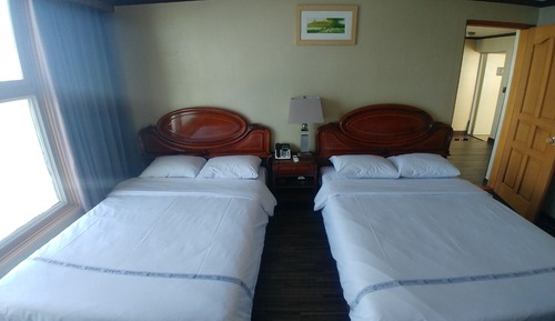 Royal Suite 8F