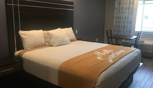 Studio Suite, 1 King Bed, Accessible, Non Smoking (Mobility/Hearing, Roll-In Shower)