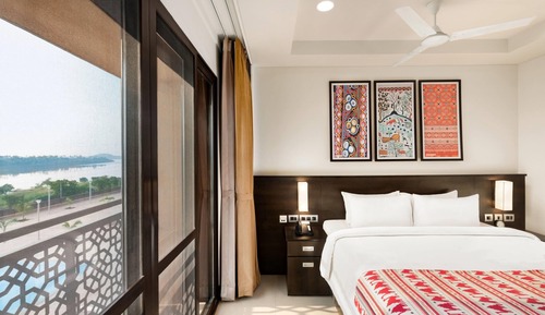 Premium Room, 1 King Bed, Non Smoking