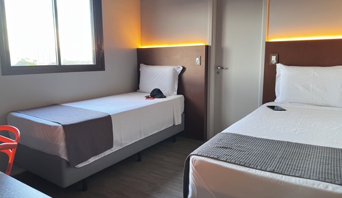 Quarto Duplo