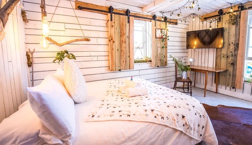 Design Studio, Ensuite (Studio 9 Outiside In )