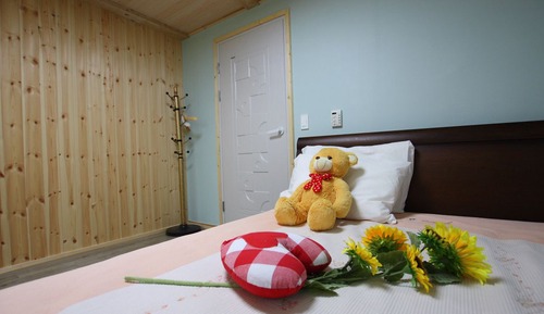 Room (15 PY, Haengbok)