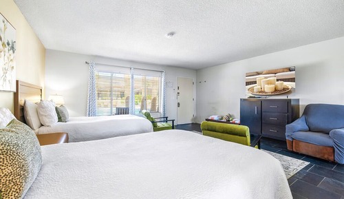 Double Room, Private Bathroom (Double Queen Room )