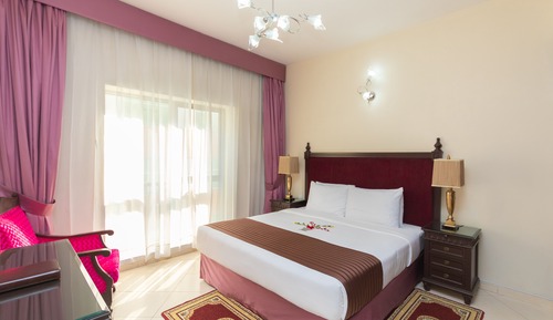Superior One Bedroom Apartment - King Bed