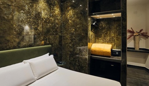 Deluxe Room, Balcony
