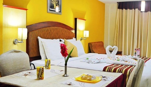 Royal Honey Suite