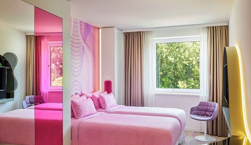 Superior Room, River View (Nhow)
