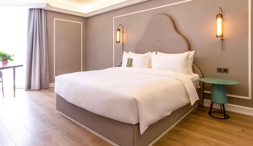 Privilege, Room, 1 King Bed