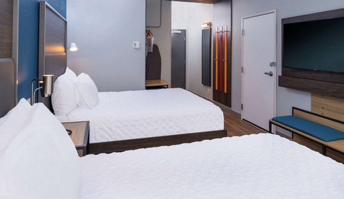 Standard Room, 2 Queen Beds, Accessible, Bathtub