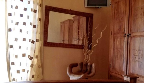 Family Room, Valley View (Oasi)