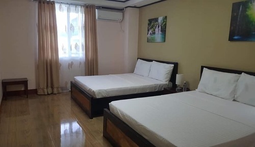 Freya, Shared Bathroom