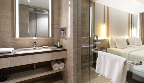 Signature Sea View Twin Bed
