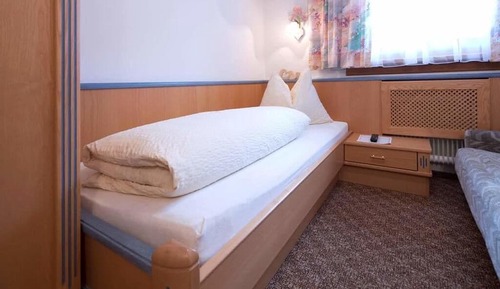 Economy Single Room, Shared Bathroom