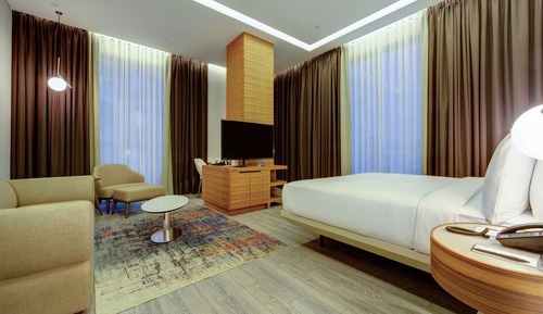 Deluxe Room, 1 King Bed, Corner
