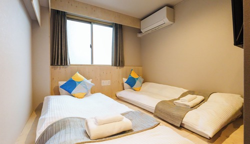 Hollywood Twin Room Non-Smoking (Shared Shower)