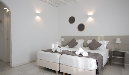 Double or Twin Room, Partial Sea View