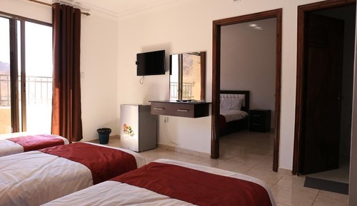 Basic Suite, Balcony