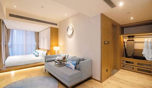Deluxe Family Room