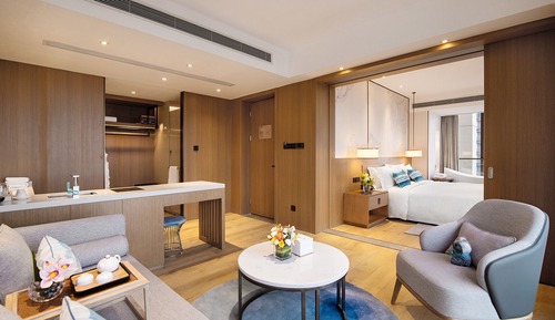 Deluxe Lake View Suite