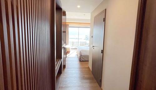 Deluxe Room, 1 King Bed, Balcony, Sea View