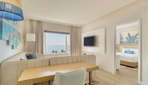 Suite, 1 Bedroom,  King Bed, Oceanfront