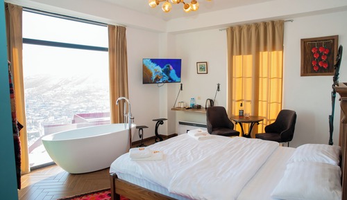Luxury Room, 1 Queen Bed, City View