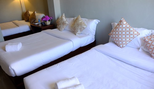 Sierra Madre Deluxe Room 6 Pax