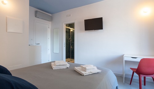 Room, City View (Room 04)