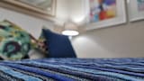 Room (Neptune)
