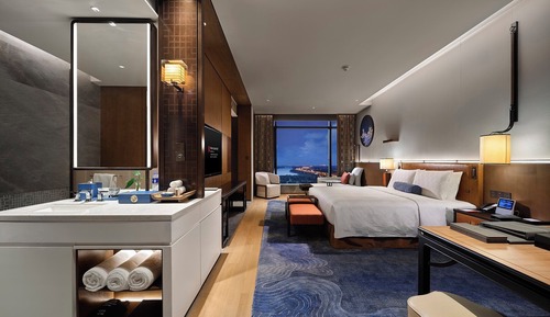 Premium Room, 1 King Bed, River View (Lounge Access)