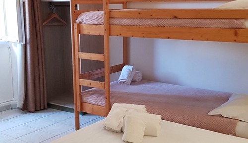 Quadruple Room (Cour)