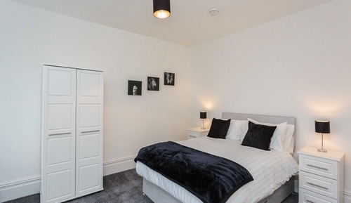 Superior Apartment, Private Bathroom (Blackberry Suite)