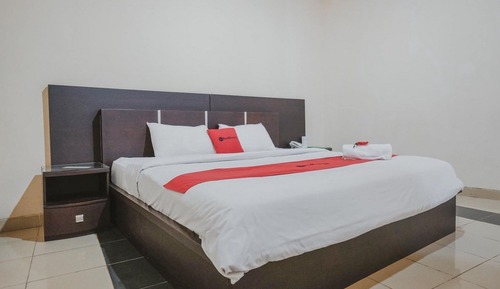 Premium Room (RedDoorz)