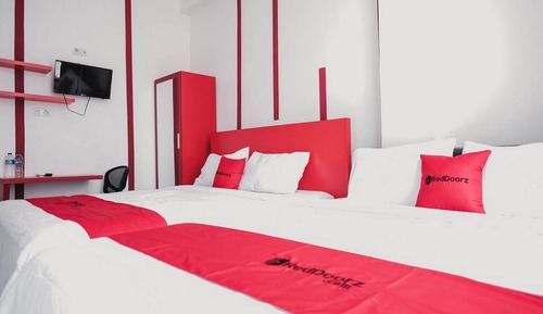 Twin Room (RedDoorz)