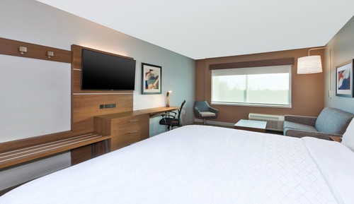 Suite, 1 King Bed, Accessible (Communications)