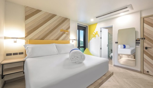 Room, 1 King Bed (COSI Room, Daily food & drink credit)