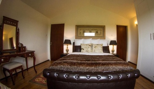 Grand Bungalow