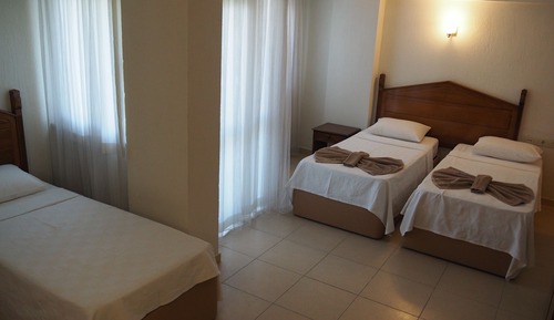 Family Room, Kitchenette