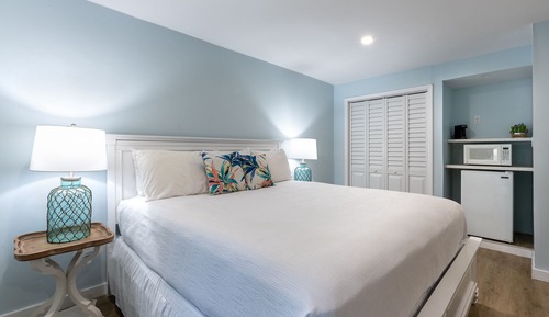 Deluxe Room, 1 King Bed, City View