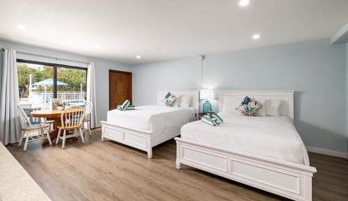 Deluxe Studio Suite, Pool View