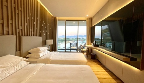 Deluxe Twin Room, 2 Twin Beds, Mountain View