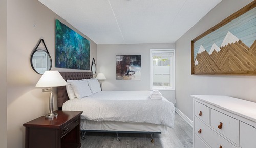 Deluxe Chalet, 3 Bedrooms (201 Cachet Crossing - No Pets Allowed)