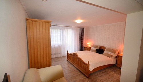 Double Room, Shared Bathroom (Kamin Room)