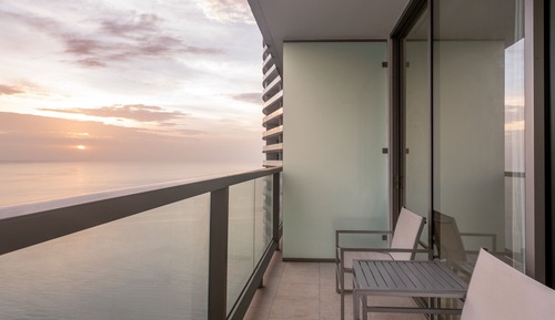 Suite, 1 King Bed, Partial Ocean View