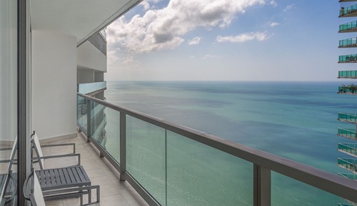 Grand Suite, 1 King Bed, Partial Ocean View