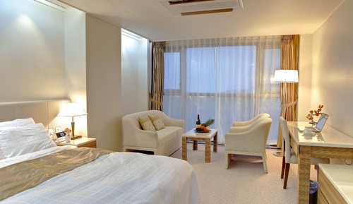Deluxe Double Room, Partial Ocean View