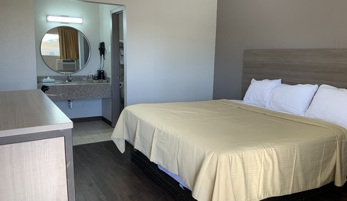 Standard Room, 1 King Bed, Non Smoking