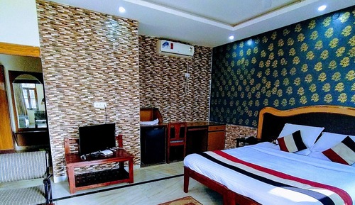 Premier Room