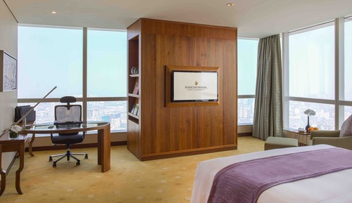 Junior Suite, 1 King Bed, Club Lounge Access